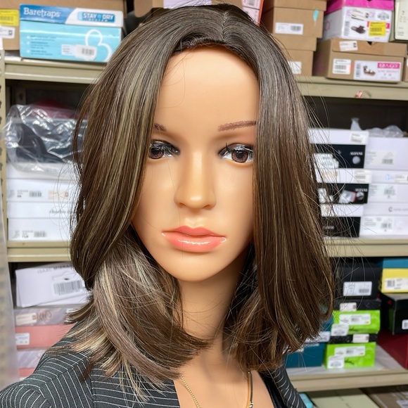NWT 12” brown wig caramel golden highlights center part medium brunette DP - Picture 14 of 16